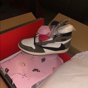 Jordan 1 Retro High Travis Scott